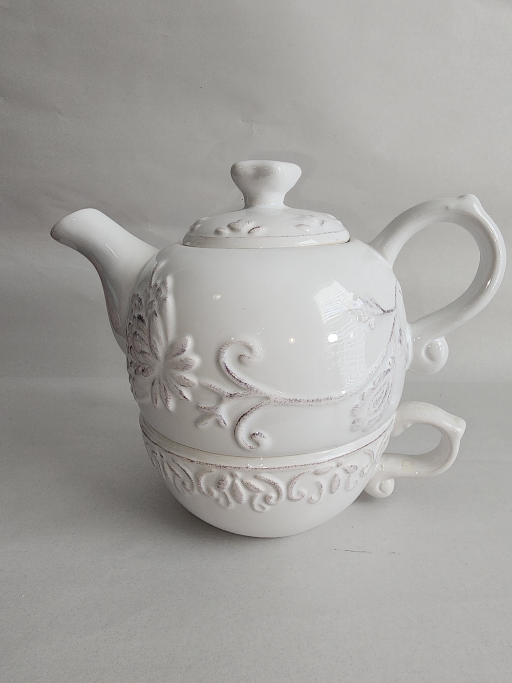 Dena Home White Embossed Teapot & Cup Set